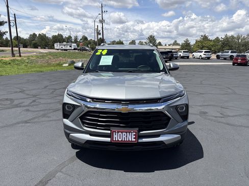 Used 2024 Chevrolet TrailBlazer LT w/ Convenience Package AWD/4WD image 9