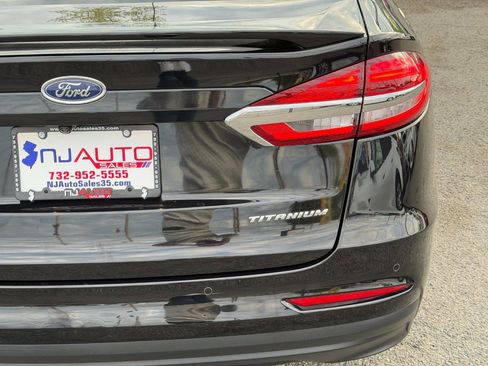 Used 2019 Ford Fusion Energi Titanium FWD image 90