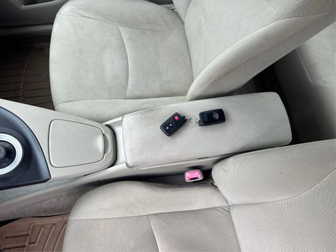 Used 2010 Toyota Prius Three image 19