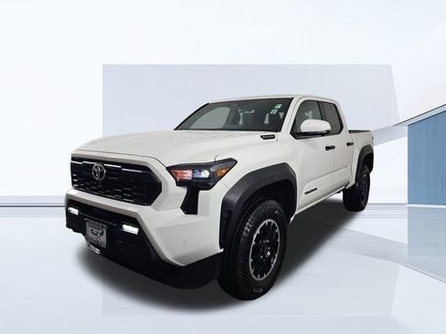 Used 2025 Toyota Tacoma 4x4 Double Cab Hybrid image 3