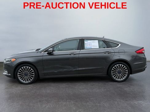 Used 2017 Ford Fusion SE w/ Fusion SE Technology Package FWD image 6