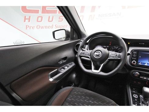 Used 2024 Nissan Kicks SR FWD image 6