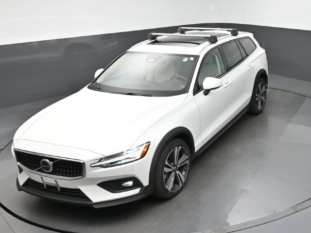 Used 2024 Volvo V60 B5 Cross Country Plus w/ Protection Package Premier AWD/4WD image 19