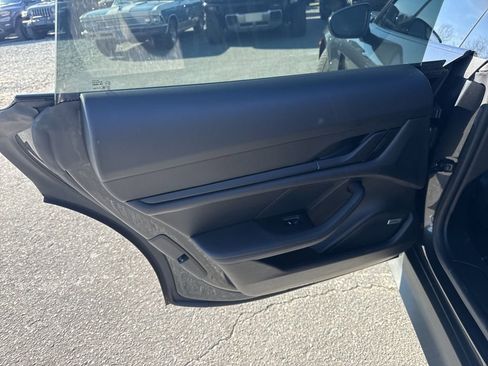 Used 2022 Porsche Taycan image 28