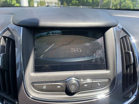 Used 2019 Chevrolet Cruze LT w/ Convenience Package FWD image 17