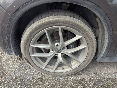 Used 2018 Alfa Romeo Stelvio Ti Sport AWD/4WD image 16