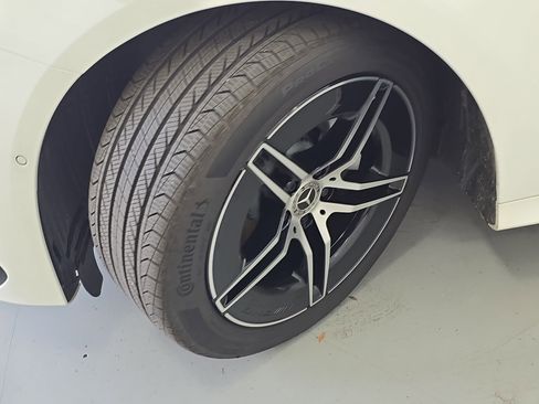 Used 2025 Mercedes-Benz E 350 Sedan image 32