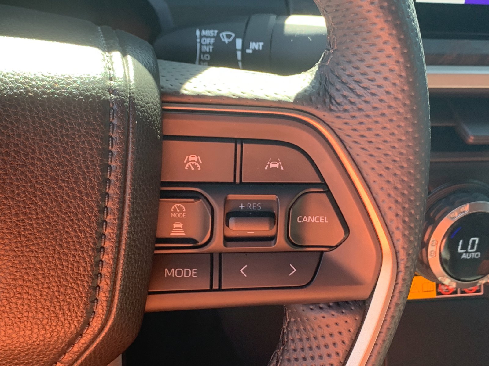 Used 2024 Toyota Tacoma Limited w/ Limited Package (LT) AWD/4WD image 30