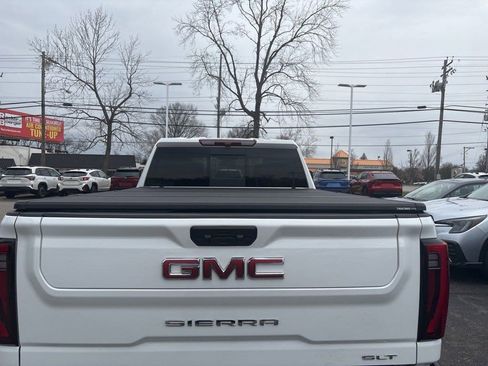 Used 2025 GMC Sierra 2500 SLT w/ SLT Premium Package AWD/4WD image 18