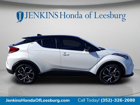 Used 2019 Toyota C-HR Limited FWD image 2