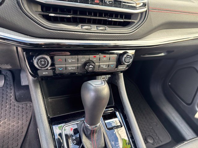 Used 2025 Jeep Compass Trailhawk AWD/4WD image 21