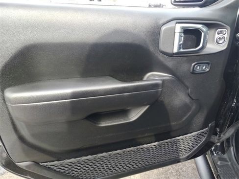 Used 2023 Jeep Wrangler Sport S image 28