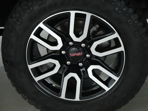 Used 2023 GMC Sierra 1500 SLT w/ SLT Premium Package AWD/4WD image 40