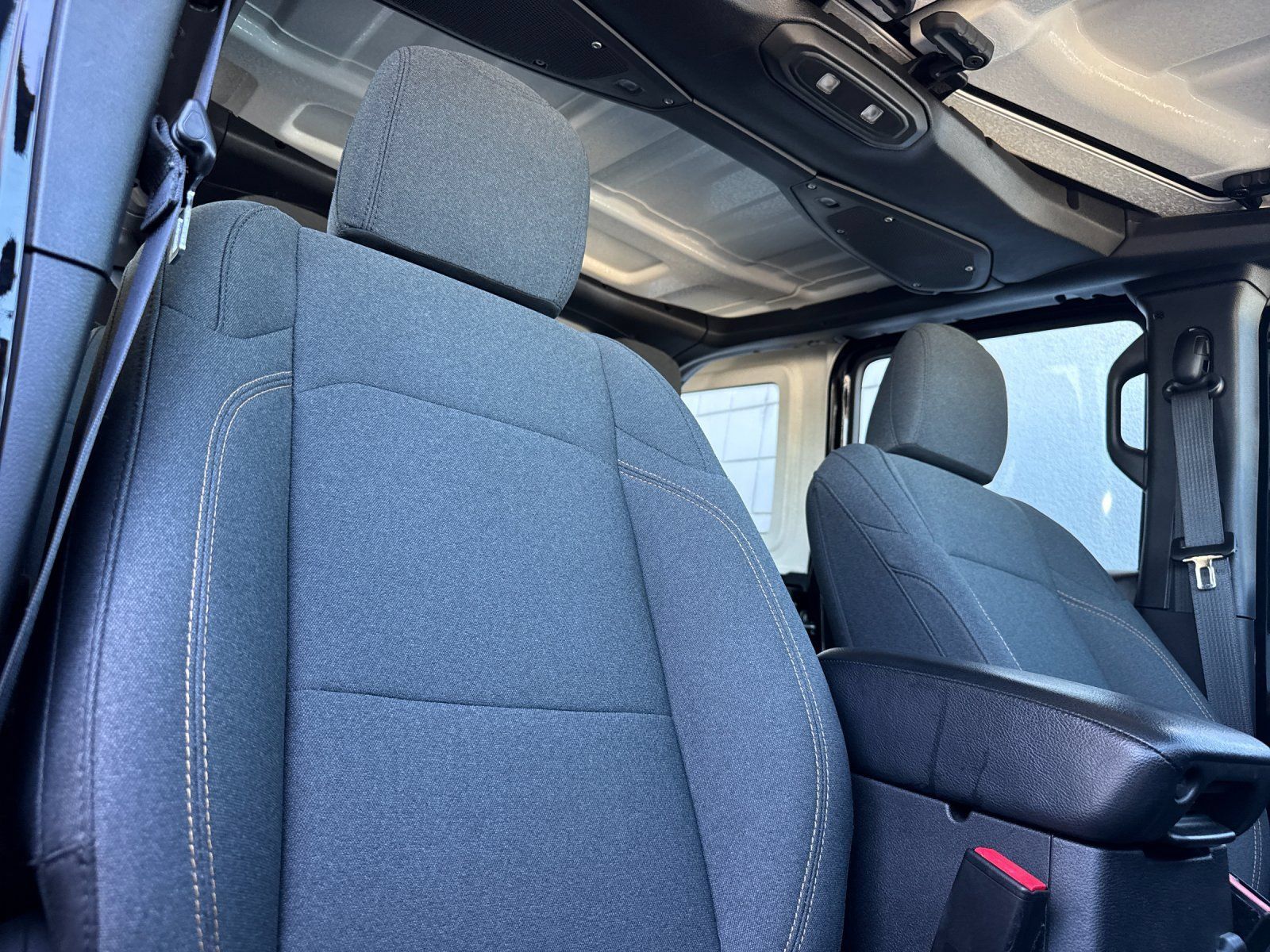 Used 2024 Jeep Wrangler Unlimited Sport AWD/4WD image 18