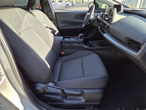 Used 2023 Toyota Prius LE image 15