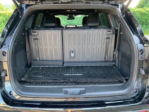 Used 2026 Toyota Highlander XSE AWD/4WD image 18