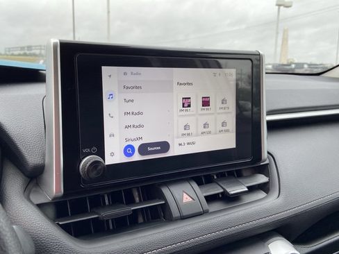 Used 2025 Toyota RAV4 LE image 37