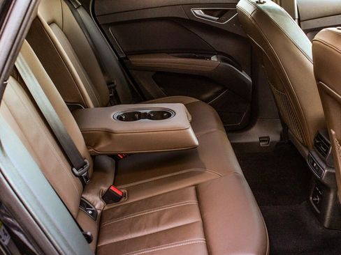 Used 2023 Audi Q4 e-tron Premium Plus w/ Premium Plus image 39