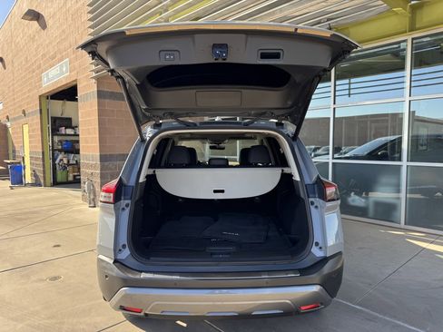 Used 2023 Nissan Rogue SL w/ SL Premium Package image 41