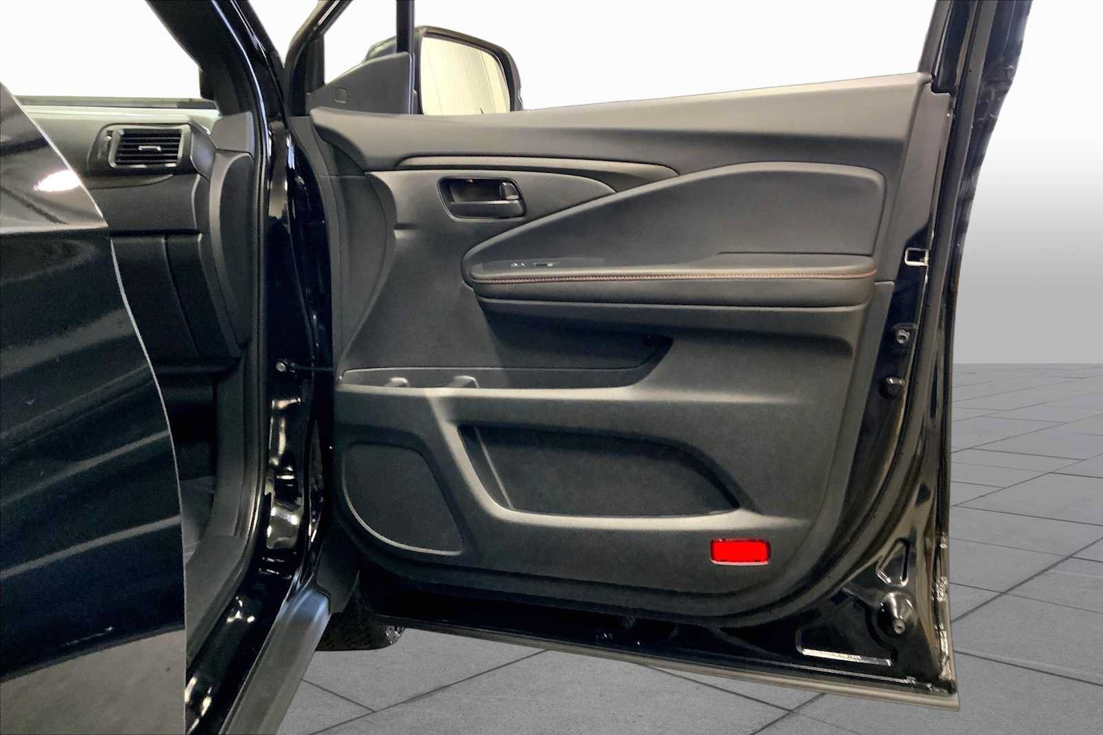 Used 2025 Honda Ridgeline TrailSport image 22