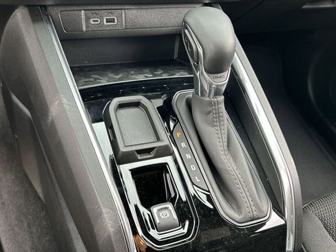 New 2026 GMC Canyon Elevation w/ Convenience Package image 16