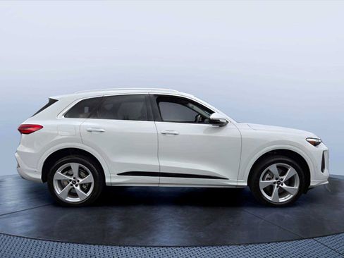 Used 2025 Audi Q5 Premium Plus AWD/4WD image 7