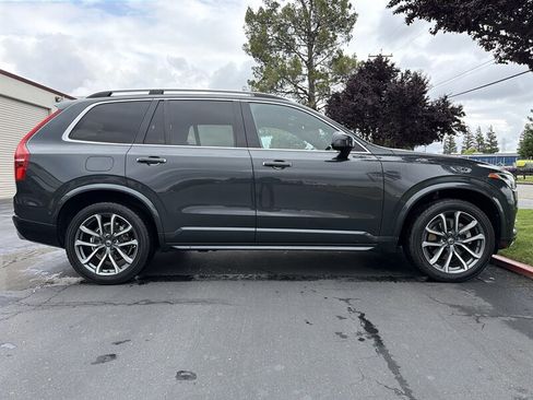 Used 2017 Volvo XC90 T6 Momentum w/ Vision Package AWD/4WD image 11