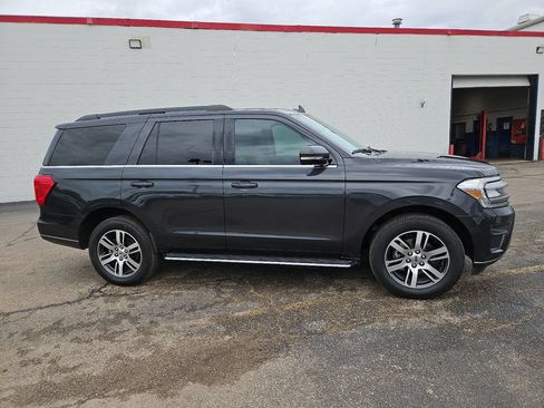 Used 2022 Ford Expedition XLT RWD image 12