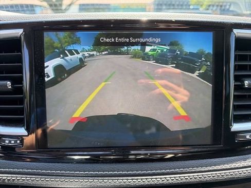 Used 2023 Chrysler Pacifica Limited FWD image 21