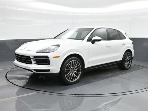 Certified 2023 Porsche Cayenne Platinum Edition image 1