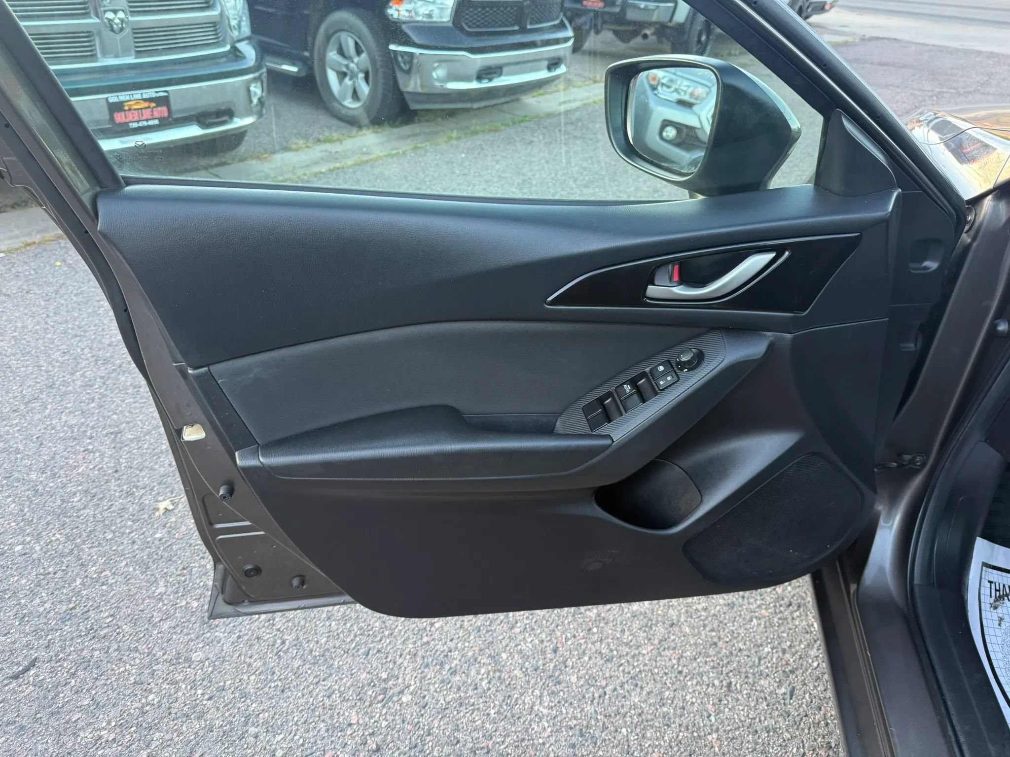 Used 2016 MAZDA MAZDA3 i Sport FWD image 11