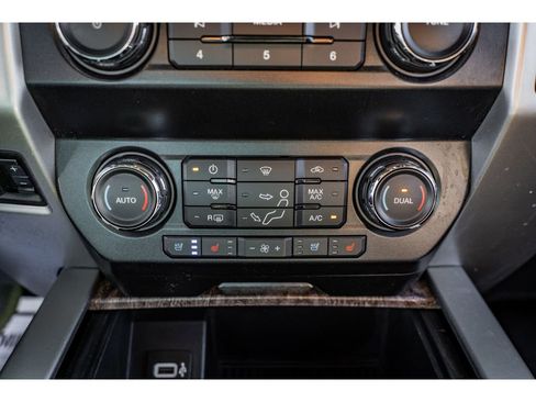 Used 2019 Ford F250 Lariat w/ Lariat Value Package image 17