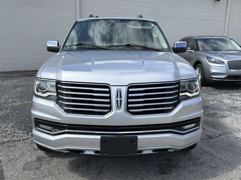 Used 2016 Lincoln Navigator Select RWD image 9
