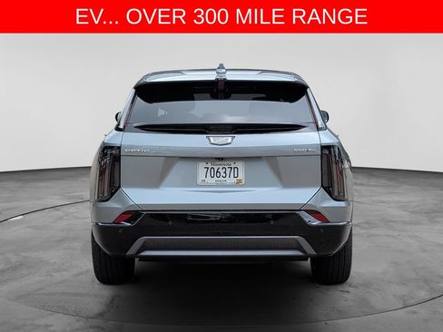 Used 2025 Cadillac Optiq Sport 2 w/ LPO, Floor Liner Package AWD/4WD image 6