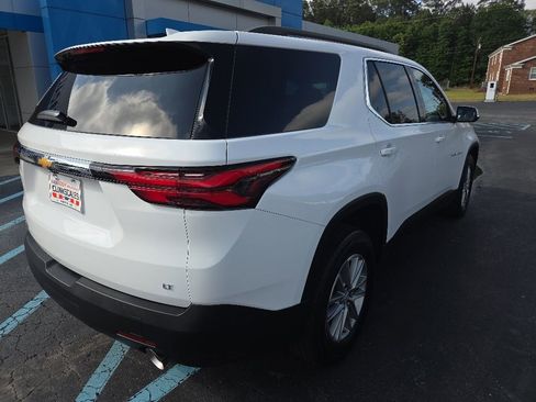 Used 2023 Chevrolet Traverse LT FWD image 11