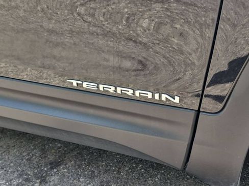 Used 2024 GMC Terrain SLT AWD/4WD image 13