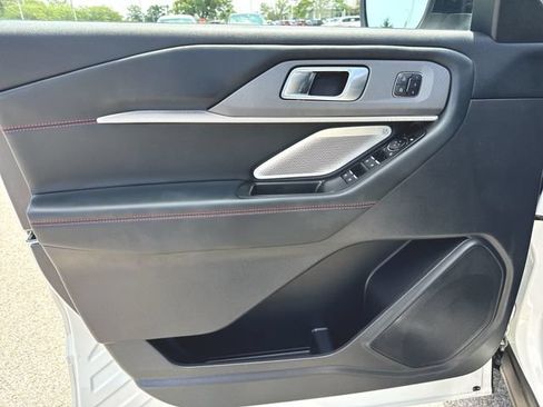 Used 2025 Ford Explorer ST AWD/4WD image 23