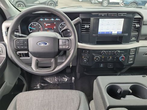 Used 2023 Ford F250 XLT image 4