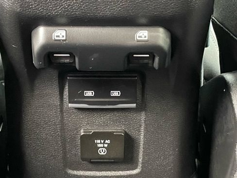 Used 2022 Jeep Wrangler Unlimited Sahara AWD/4WD image 22