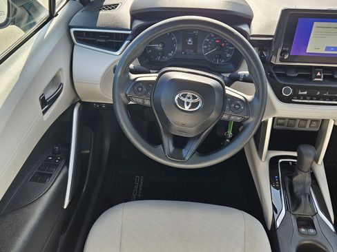 Certified 2024 Toyota Corolla Cross L image 6
