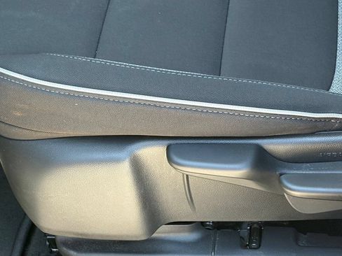 Used 2025 Chevrolet TrailBlazer LT FWD image 5