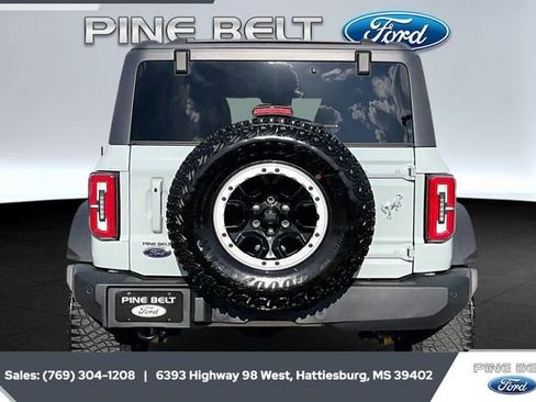 Certified 2023 Ford Bronco Outer Banks w/ Sasquatch Package image 4