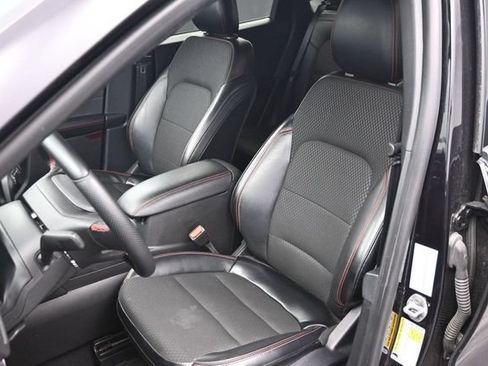 Used 2025 Ford Escape ST-Line Select AWD/4WD image 18