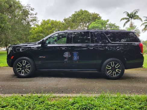 Used 2023 GMC Yukon XL AT4 AWD/4WD image 4