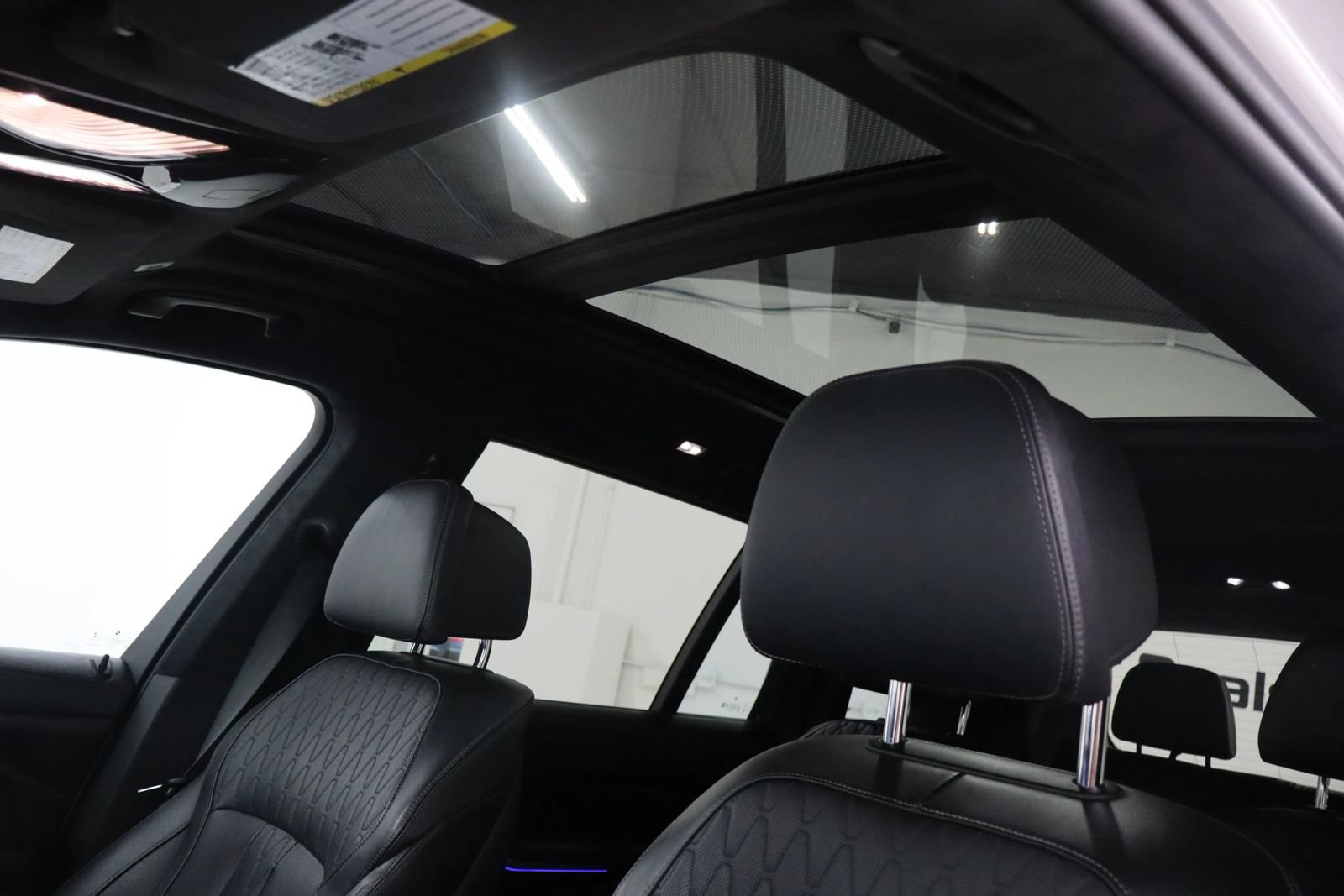 Used 2020 BMW X7 M50i AWD/4WD image 47