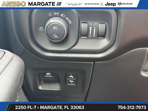 Used 2025 RAM 1500 Big Horn AWD/4WD image 30