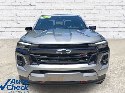Used 2025 Chevrolet Colorado Z71 w/ Technology Package AWD/4WD image 6