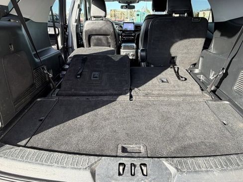 Used 2023 Ford Explorer Limited image 18