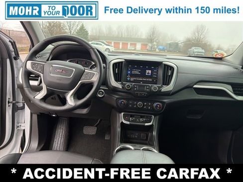 Used 2024 GMC Terrain SLT image 35
