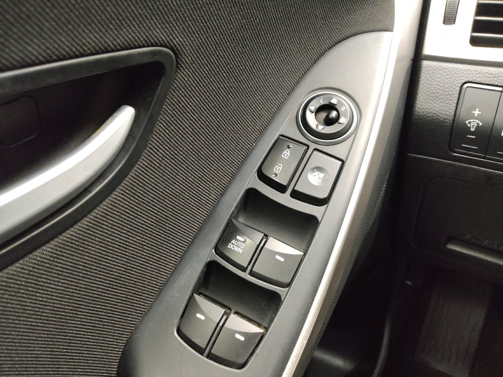 Used 2016 Hyundai Elantra GT FWD image 27